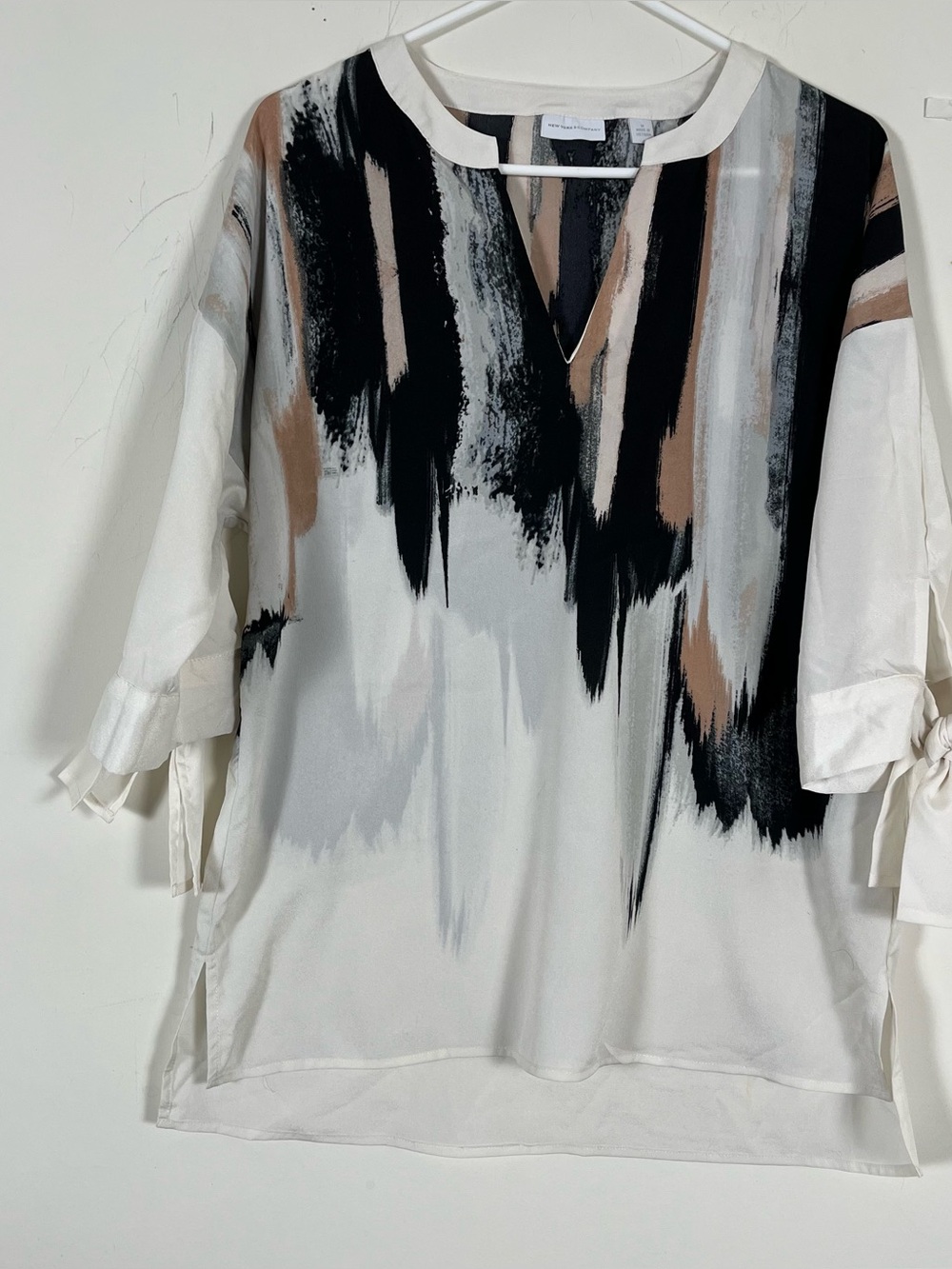 New York and Company, elbow length sleeve tunic, top preowned excellent medium